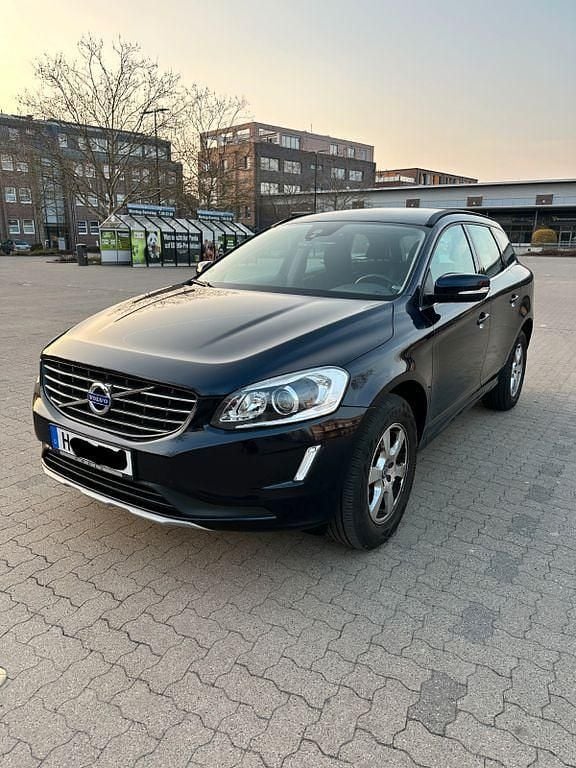 Gebraucht Volvo XC60 Momentum 150 PS (110 kW) 2016 Blau SUV