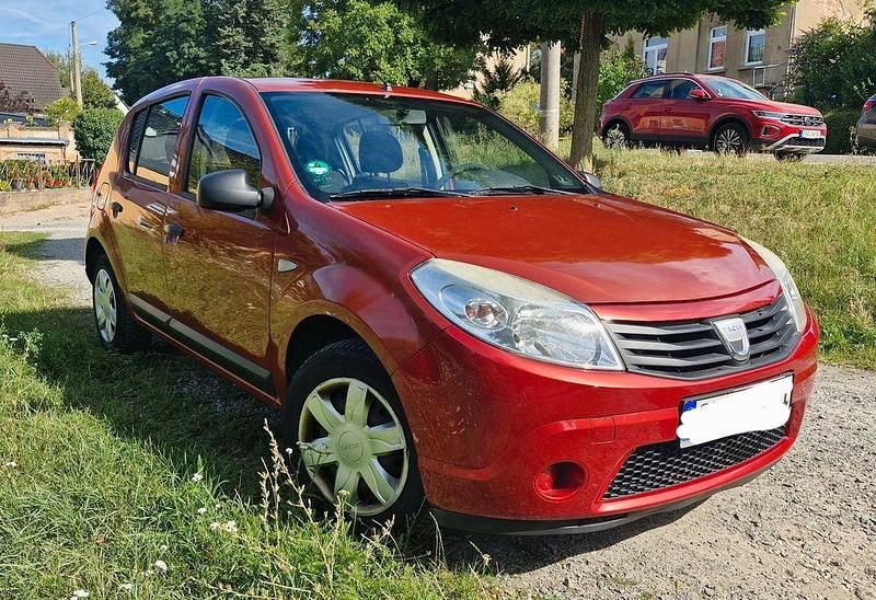 Rot Gebraucht 2008 Dacia Sandero Kleinwagen | 1.500 € (Fairer Preis) - Bild 1/4