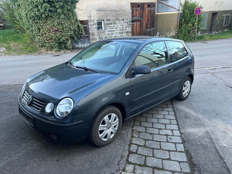 Grau Gebraucht 2005 VW Polo GT Limousine | 1.950 € (Guter Preis) - Bild 1/4