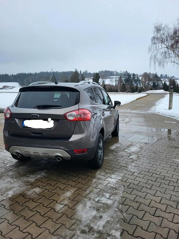 Gebraucht Ford Kuga 163 PS (119 kW) 2012 Braun SUV