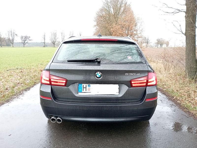 Gebraucht BMW 530 245 PS (180 kW) 2010 Schwarz Kombi