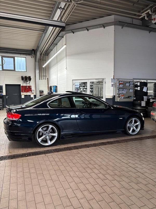 Gebraucht BMW 330 272 PS (200 kW) 2007 Blau Coupé