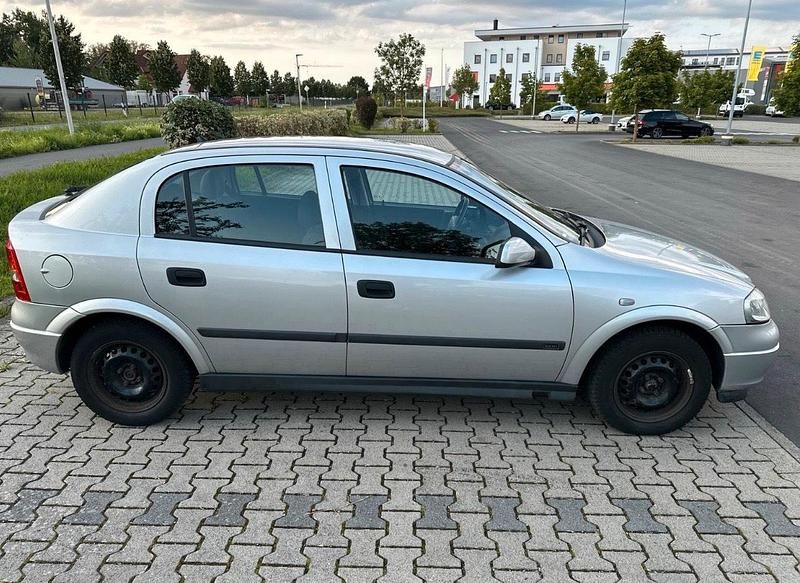 Second-hand Opel Astra 85 CP (62 kW) 2001 Argintiu Berlinǎ