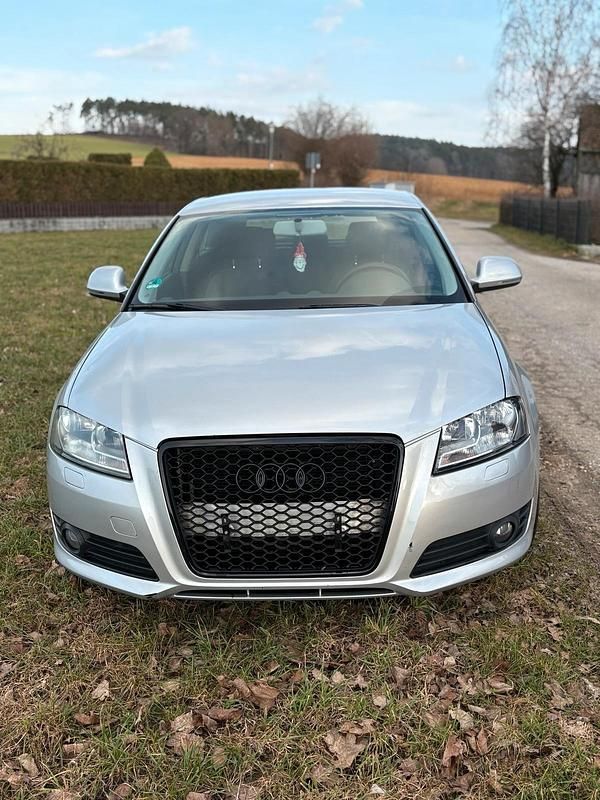 Second-hand Audi A3 102 CP (75 kW) 2009 Argintiu Hatchback