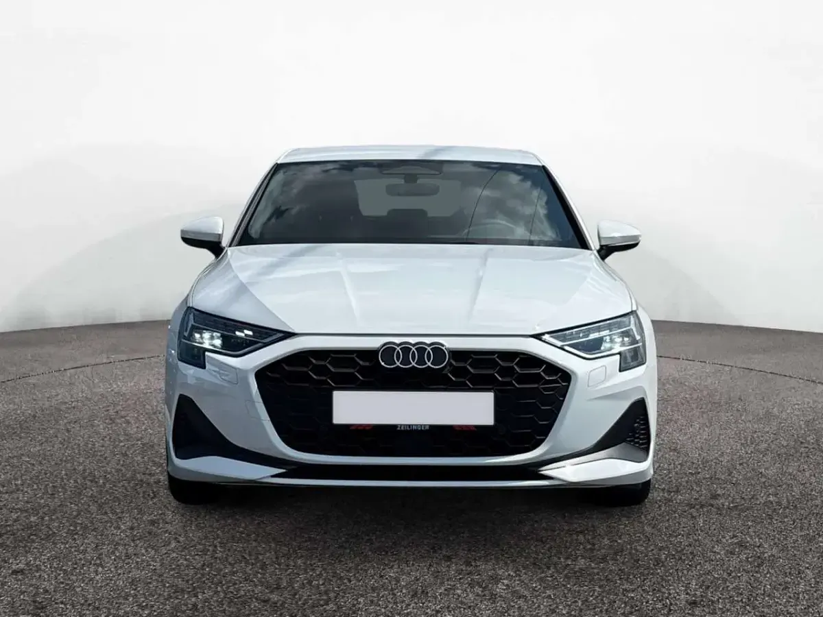 Neu Audi A3 150 PS (110 kW) 2026 Arkonaweiß Limousine