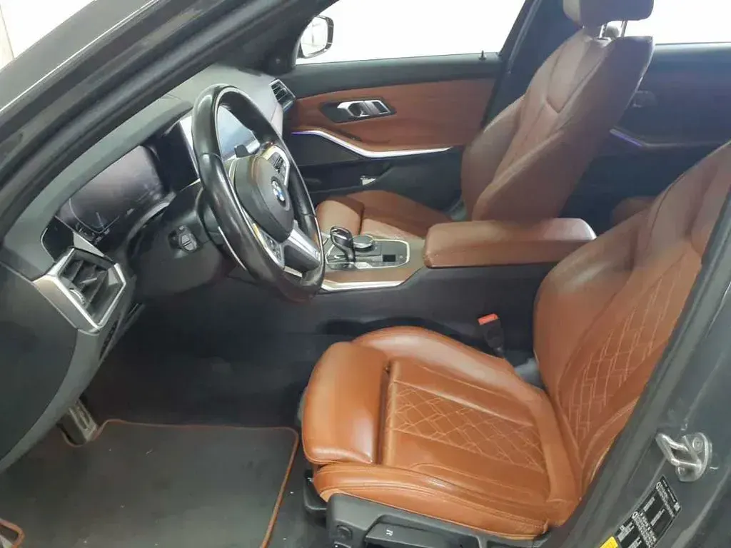 Gebraucht BMW 330 M Sport 184 PS (135 kW) 2021 Grau Kombi