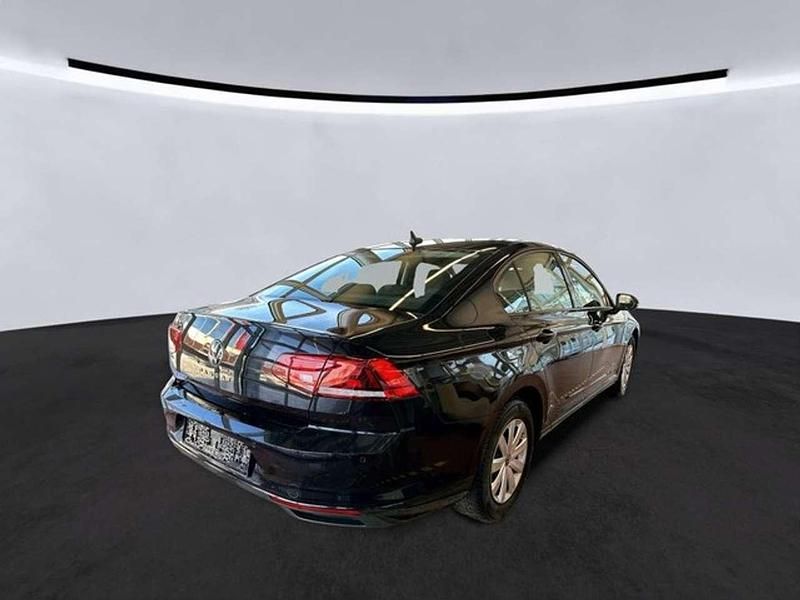 Gebraucht VW Passat 150 PS (110 kW) 2022 Schwarz Kombi