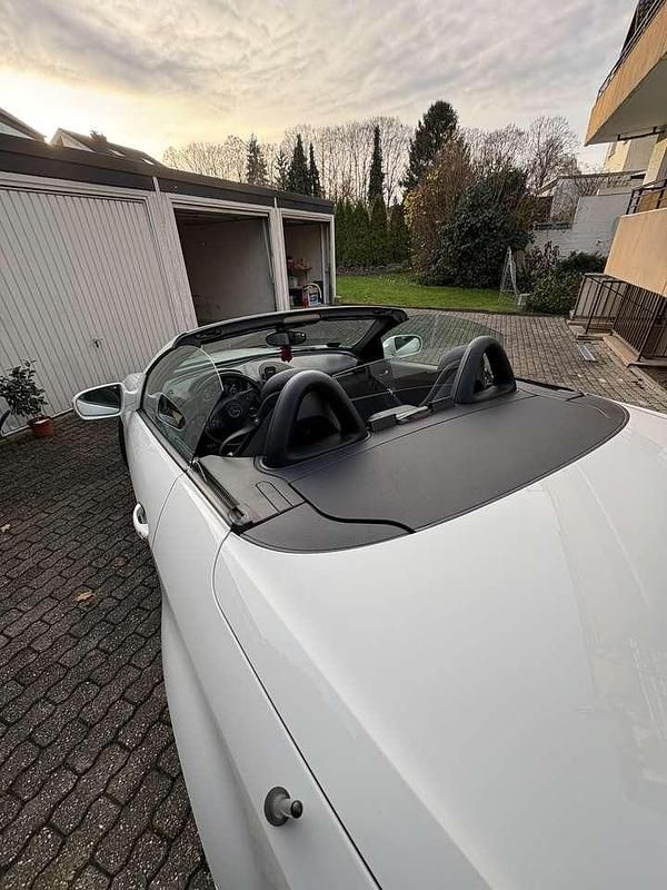 Gebraucht Mercedes SLK200 184 PS (135 kW) 2010 Weiß Cabrio