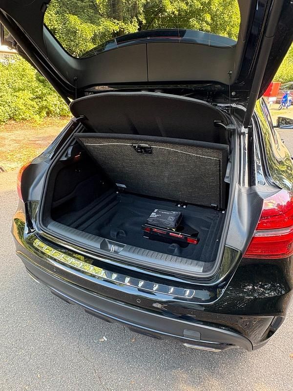 Gebraucht Mercedes GLA250 Style 211 PS (155 kW) 2019 Schwarz SUV