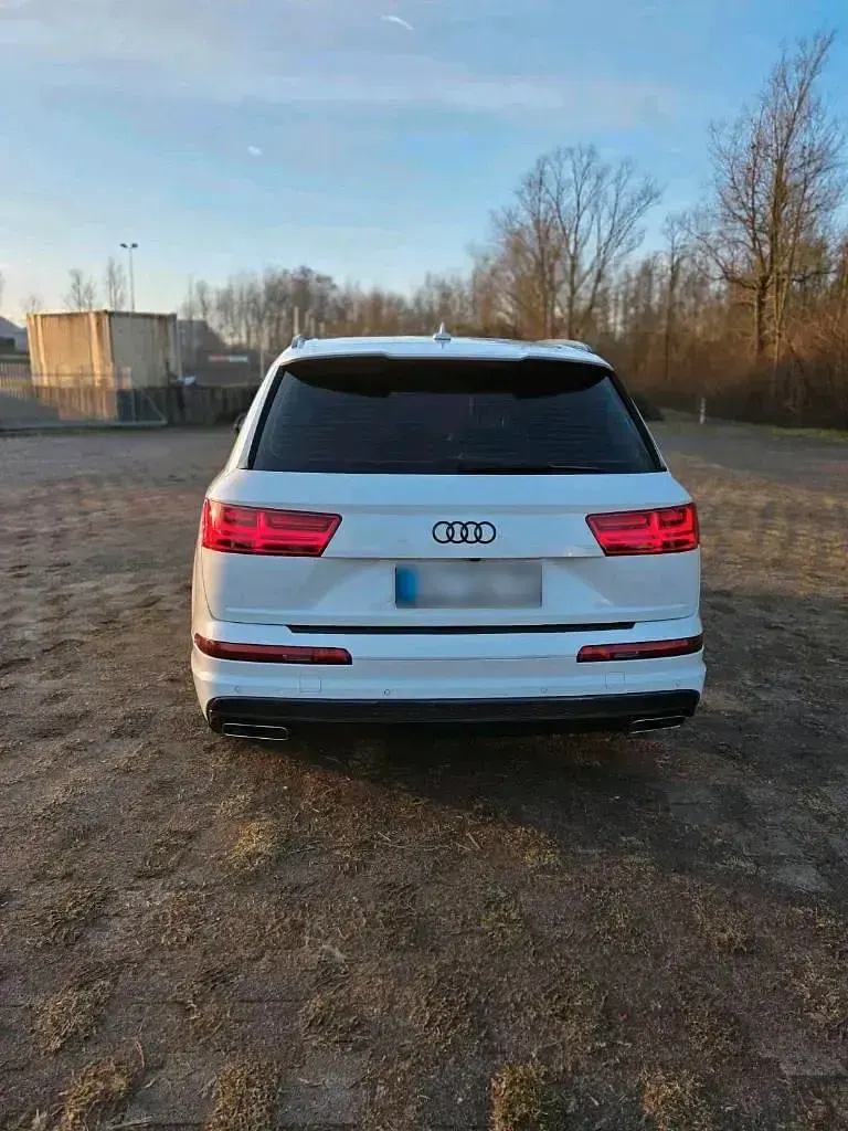 Używany Audi Q7 Black Edition 286 KM (210 kW) 2018 Biały SUV