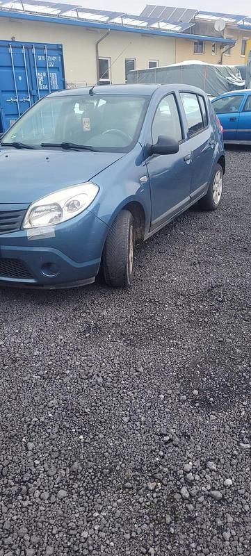 Second-hand Dacia Sandero 75 CP (55 kW) 2009 Albastru Hatchback
