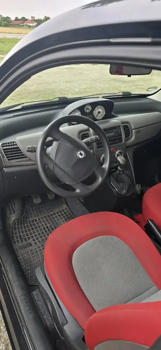 Gebraucht Lancia Ypsilon 60 PS (44 kW) 2005 Schwarz Kleinwagen
