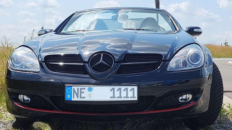 Schwarz Gebraucht 2007 Mercedes SLK280 Cabrio | 12.700 € (Fairer Preis) - Bild 1/4