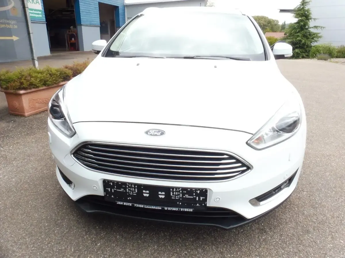 Gebraucht Ford Focus Titanium 150 PS (110 kW) 2018 Weiß Limousine