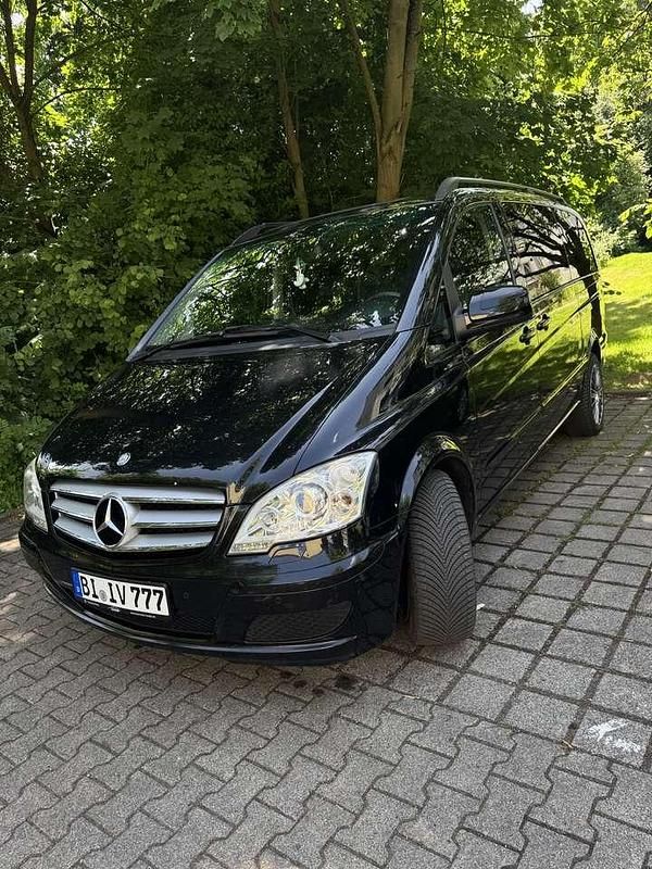 Schwarz Gebraucht 2011 Mercedes Viano Edition Van / Kleinbus | 17.200 € (Guter Preis) - Bild 1/4