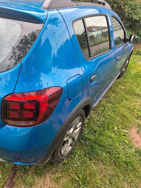Blau Gebraucht 2019 Dacia Sandero Kleinwagen | 7.500 € (Superpreis) - Bild 1/4