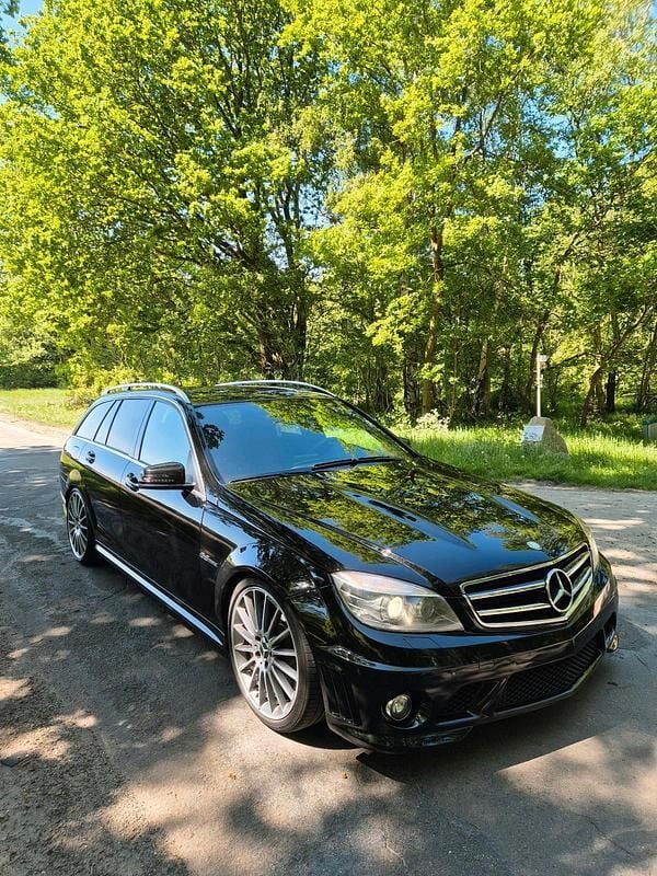 Schwarz Gebraucht 2011 Mercedes C63 AMG AMG Kombi | 37.990 € - Bild 1/4