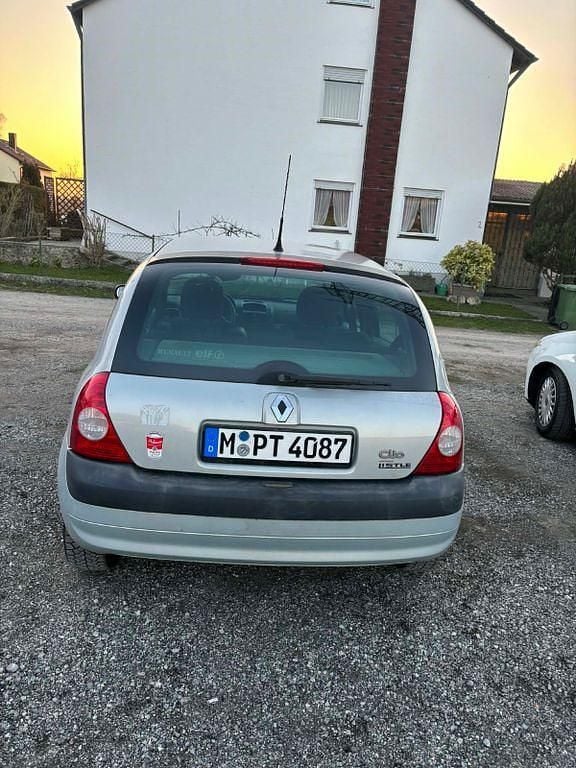Gebraucht Renault Clio II Authentique 58 PS (42 kW) 2004 Silber Limousine