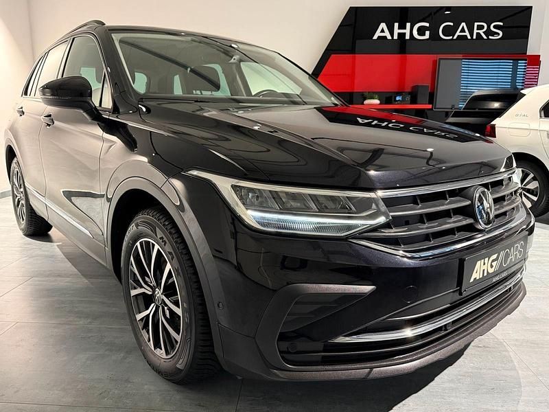 Gebraucht VW Tiguan Life 150 PS (110 kW) 2022 Schwarz SUV