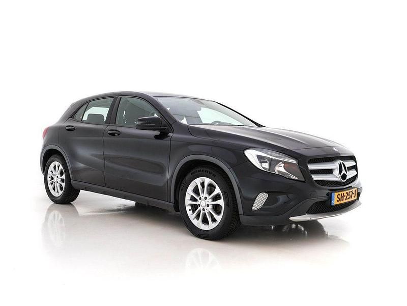 Gebraucht Mercedes GLA180 109 PS (80 kW) 2015 Schwarz SUV