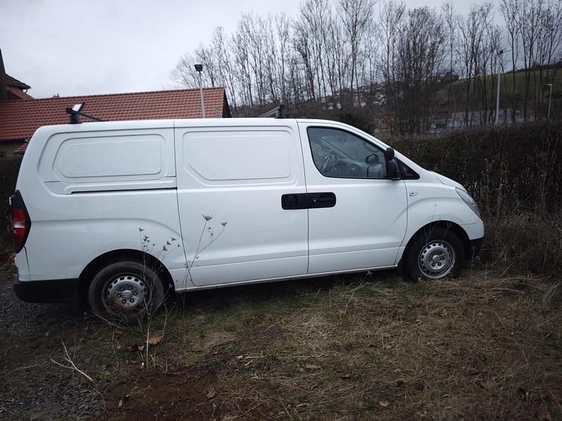 Gebraucht Hyundai H-1 2012 Weiß Van / Kleinbus