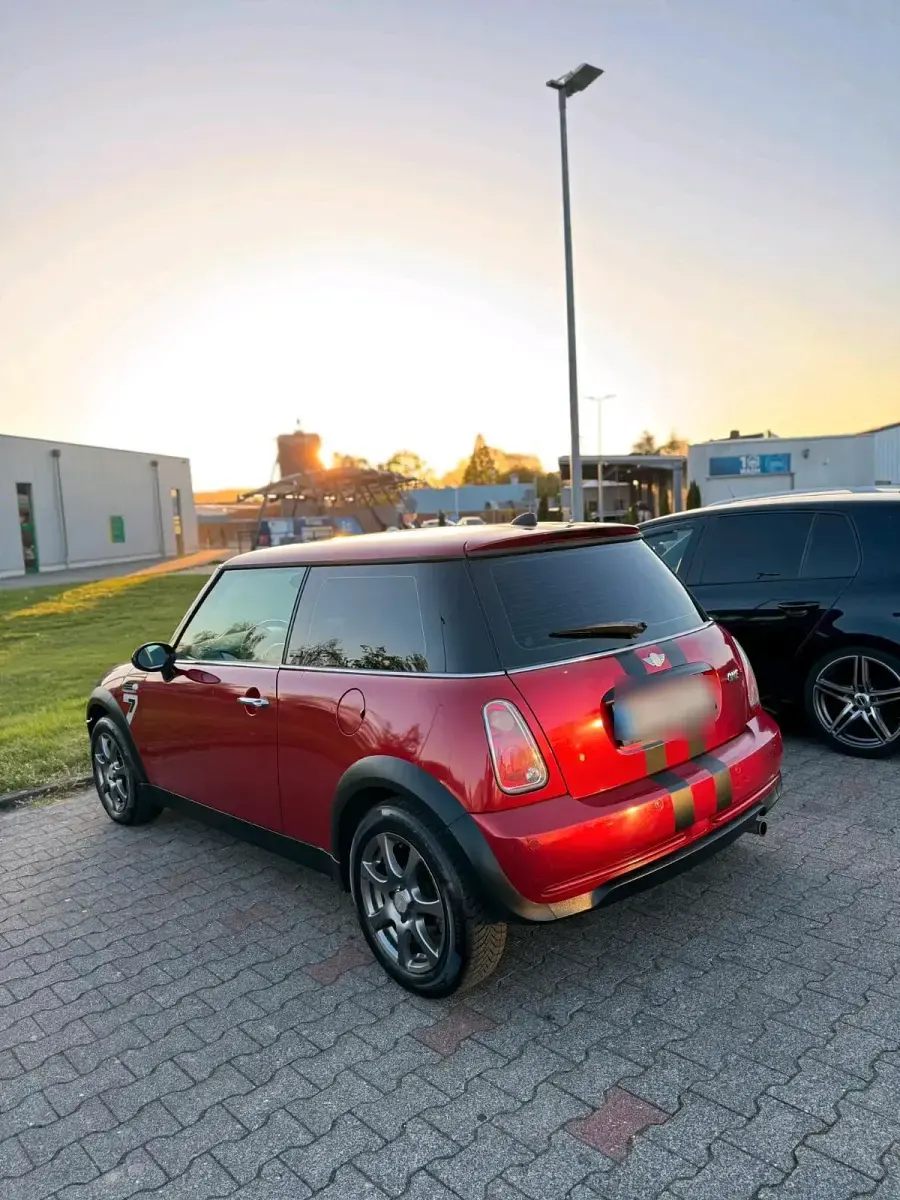 Używany Mini Cooper 116 KM (85 kW) 2006 Czerwony Hatchback