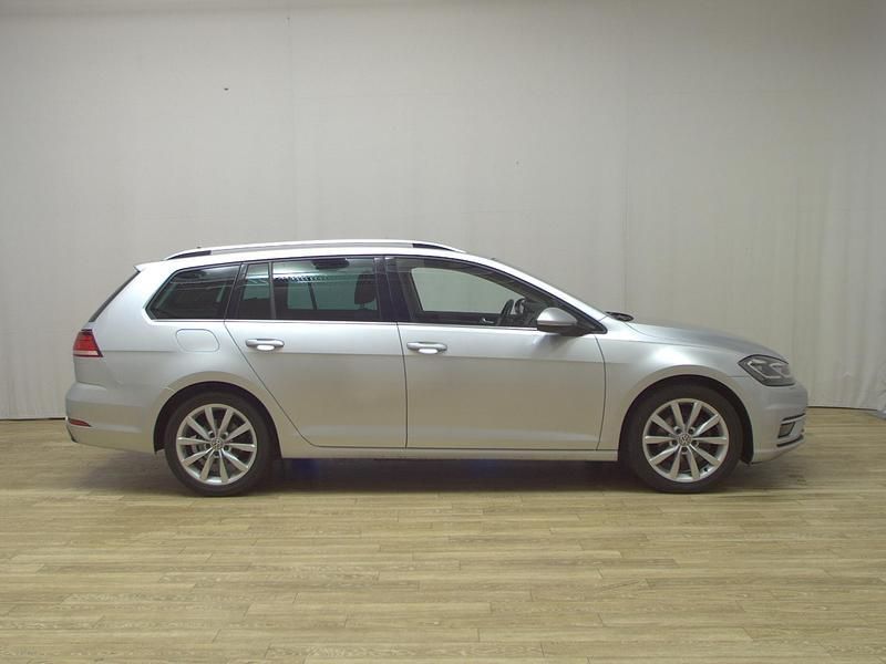Silber Gebraucht 2019 VW Golf VII Highline Kombi | 12.780 € (Guter Preis) - Bild 1/4