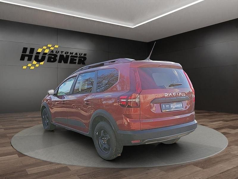 Neu Dacia Jogger Expression 110 PS (80 kW) 2025 Braun Van / Kleinbus