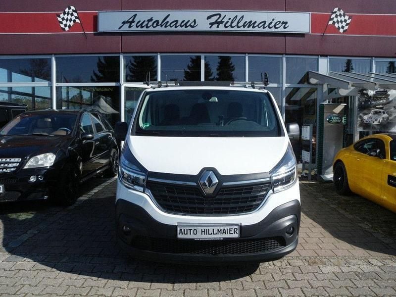 Gebraucht Renault Trafic Komfort 145 PS (106 kW) 2020 Weiß Van / Kleinbus