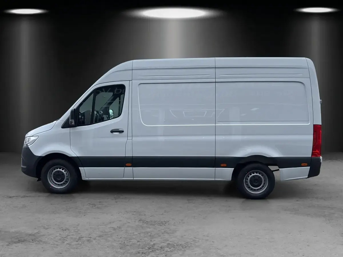 Gebraucht Mercedes Sprinter 150 PS (110 kW) 2026 Arktikweiß Van