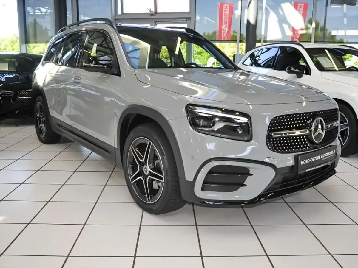 Gebraucht Mercedes GLB200 AMG 150 PS (110 kW) 2025 Manufaktur lack manufaktur alp SUV