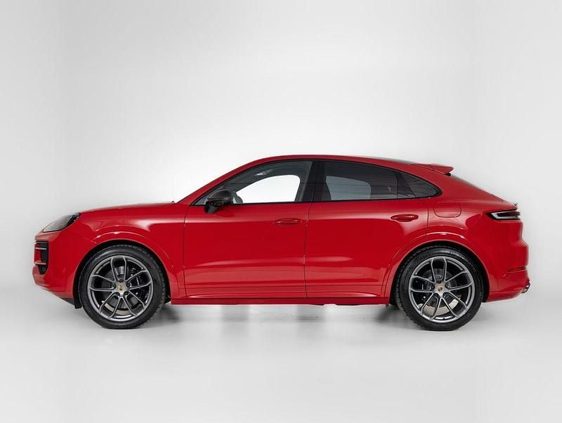 Gebraucht Porsche Cayenne Coupe 470 PS (345 kW) 2023 Rot Coupé