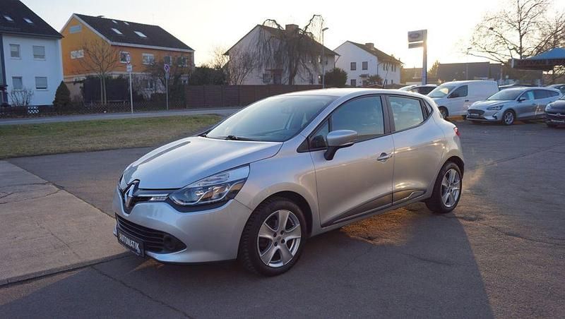 Gebraucht Renault Clio IV Dynamique 120 PS (88 kW) 2014 Silber Limousine