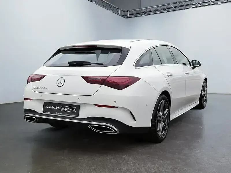Gebraucht Mercedes CLA220 AMG 190 PS (139 kW) 2025 Weiß Limousine