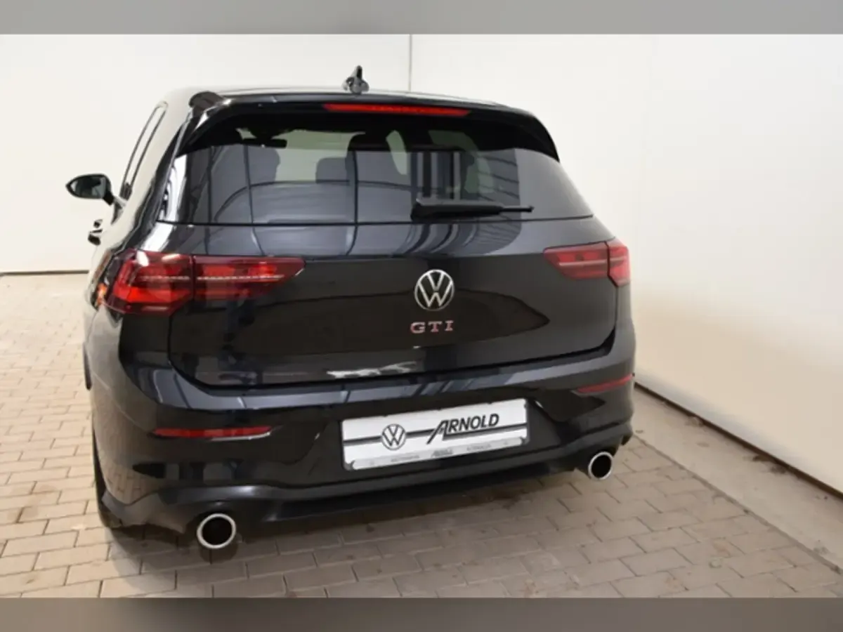 Gebraucht VW Golf VIII GTI 245 PS (180 kW) 2023 Deep black perleffekt Limousine