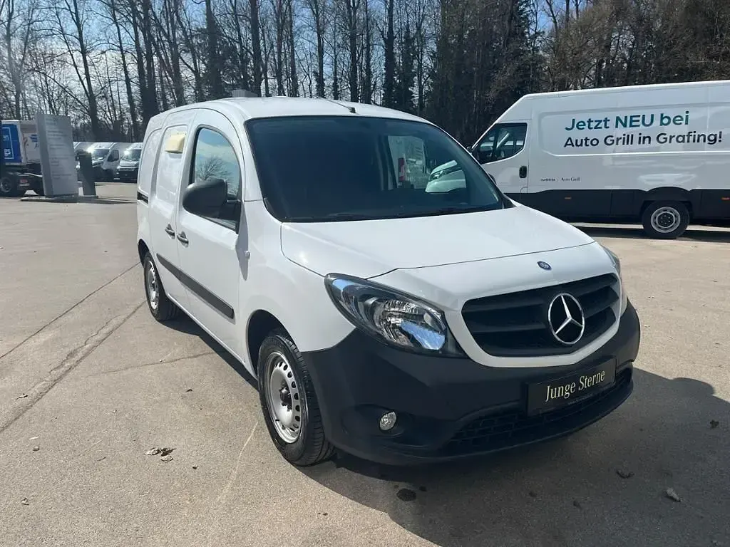 Gebraucht Mercedes Citan 111 110 PS (80 kW) 2019 Arktikweiss Van / Kleinbus