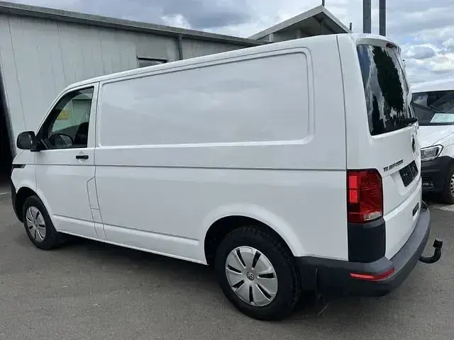 Używany VW Transporter 110 KM (80 kW) 2022 Biały Van