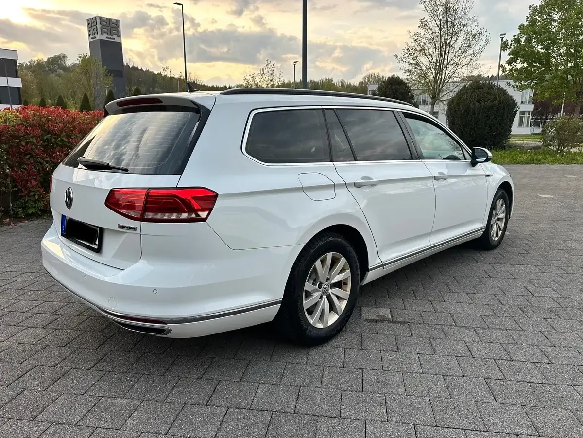 Usata VW Passat 190 CV (139 kW) 2018 Bianco Station wagon