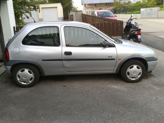 Gebraucht Opel Corsa 54 PS (39 kW) 1998 Silber metallic Kleinwagen