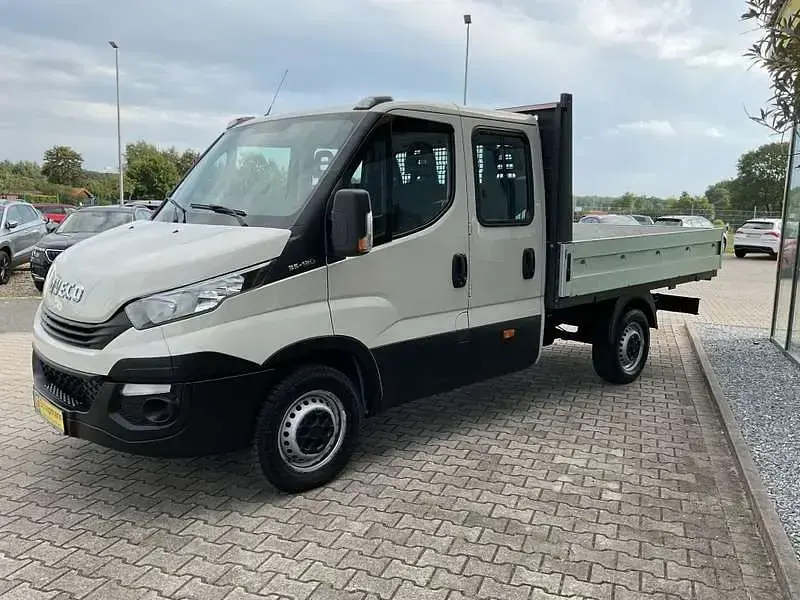 Gebraucht Iveco Daily 116 PS (85 kW) 2017 Grau Van