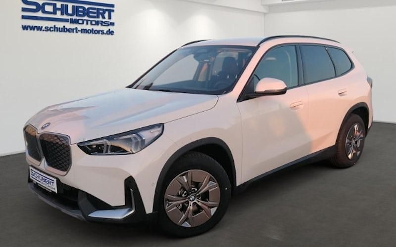 Neu BMW iX1 Performance 150 kW (204 PS) 2025 Weiß SUV