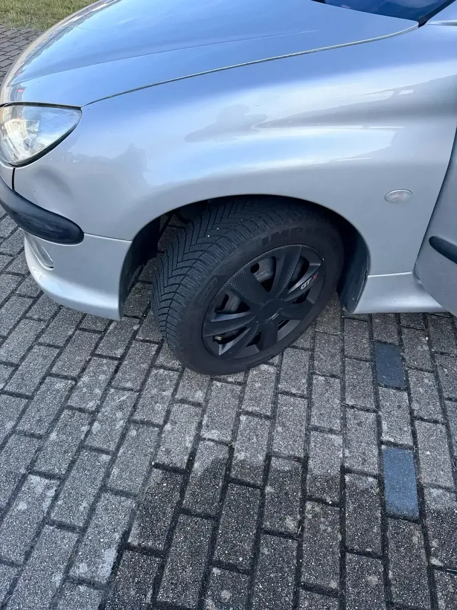 Gebraucht Peugeot 206 CC 110 PS (80 kW) 2002 Silber Cabrio