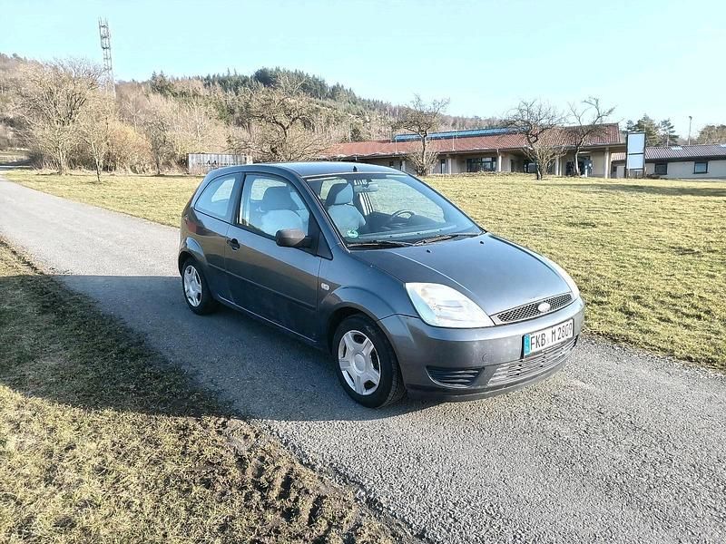 Gebraucht Ford Fiesta 70 PS (51 kW) 2004 Grau Kleinwagen