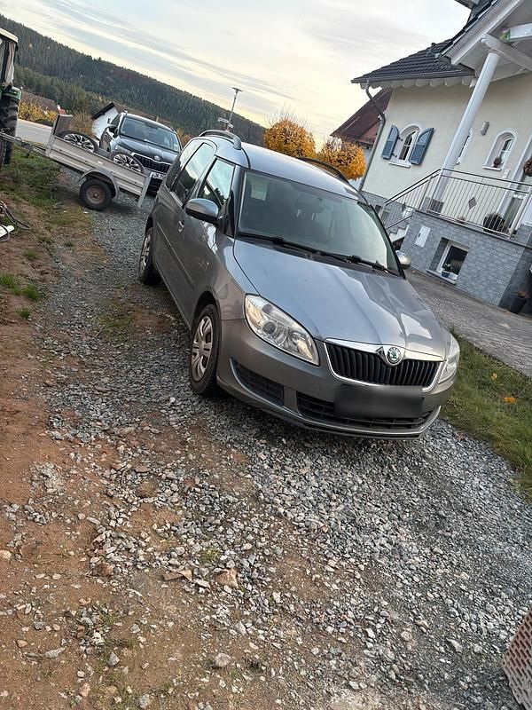 Gebraucht Skoda Roomster 90 PS (66 kW) 2012 Silber Van / Kleinbus