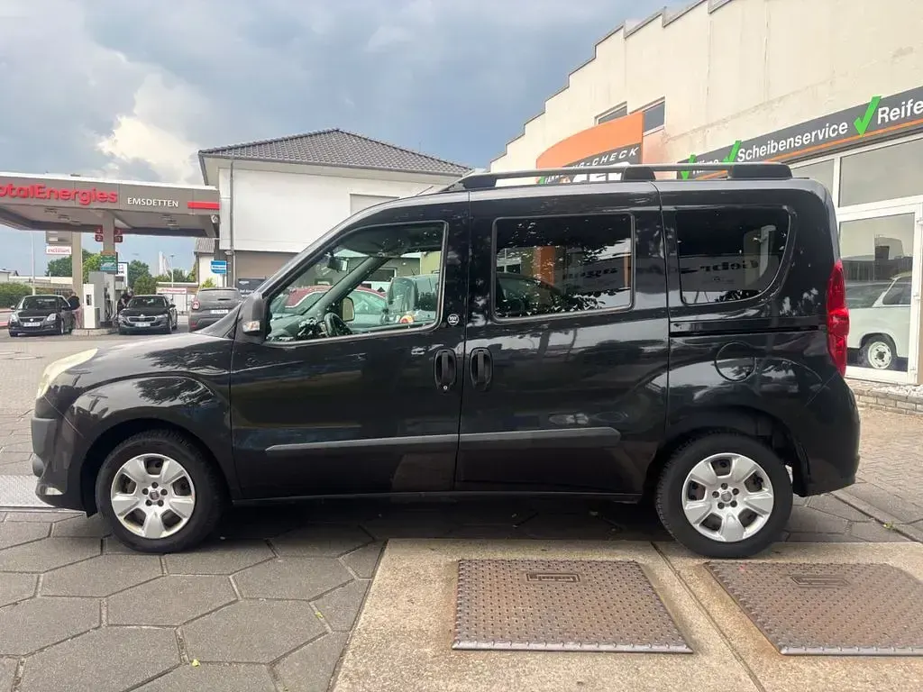 Gebraucht Fiat Doblò Dynamic 105 PS (77 kW) 2011 Schwarz Van / Kleinbus