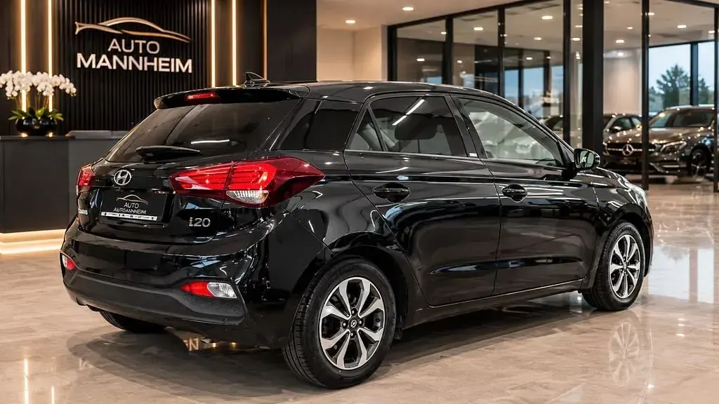 Gebraucht Hyundai i20 Active 101 PS (74 kW) 2020 Schwarz Kleinwagen