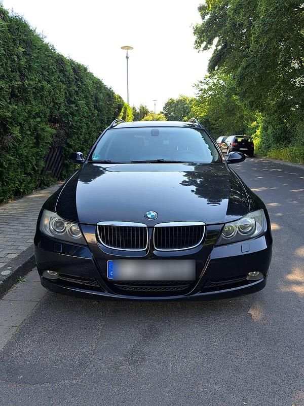 Schwarz Gebraucht 2007 BMW 320 Kombi | 4.990 € (Fairer Preis) - Bild 1/4