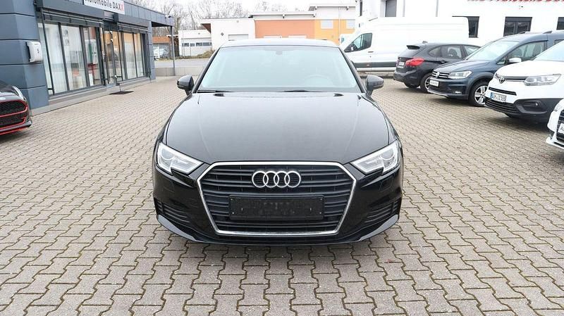Używany Audi A3 Performance 116 KM (85 kW) 2018 Czarny Sedan/Limuzyna