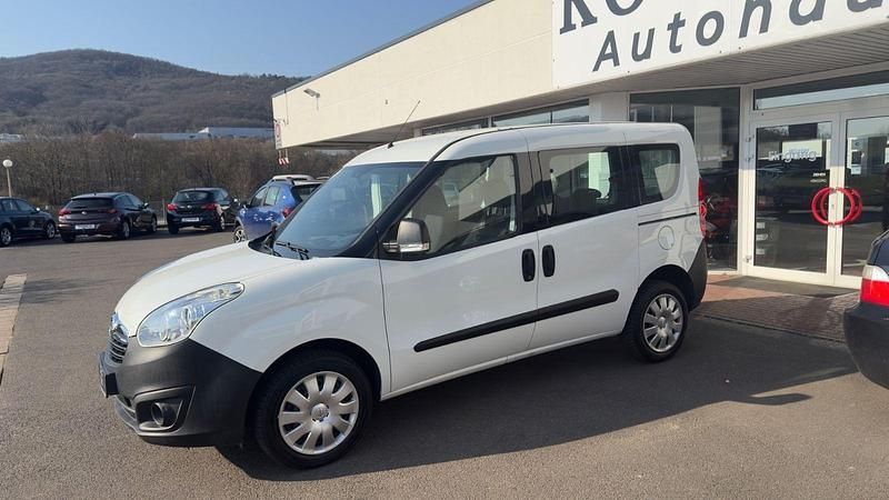 Gebraucht Opel Combo 95 PS (69 kW) 2015 Weiß Van / Kleinbus