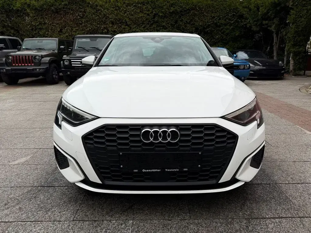 Gebraucht Audi A3 Sport 150 PS (110 kW) 2023 Weiß Limousine